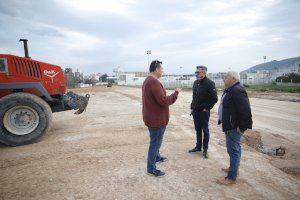 En marcha operación asfalto del vial anexo al campo de fútbol de l'Albir de L´Alfas del Pi
