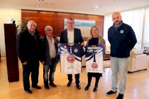 El alcalde recibe a la junta directiva del Club Voleibol Playas de Benidorm