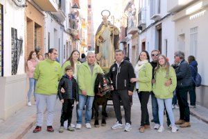 Almuerzos, música, olla y toros: ha llegado Sant Antoni a Puçol