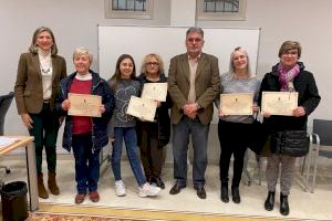 La Concejalía de Comercio Local de Crevillent entrega los premios del Concurso de Escaparates e Interiorismo