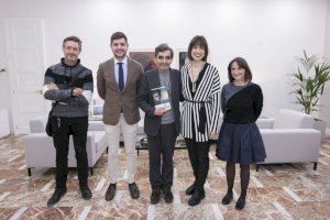 Adolfo Domínguez presenta a Gandia el seu llibre “Juan Griego”