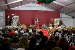 Benidorm inicia los actos en honor a Sant Antoni con la ofrenda y pregón al patrón de la Ermita de Sanç