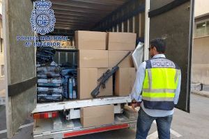 Detinguts a Benidorm per transportar 3.303 plantes de marihuana en un camió