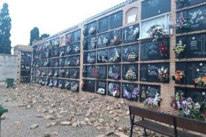 Ciutadans denuncia l'ensorrament “avisat i previsible” de part dels murs de nínxols en el cementeri de Burjassot