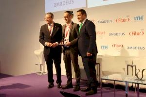 El alcalde de Benidorm entrega el AMT Smart Destination Awards a la mejor solución de Sostenibilidad