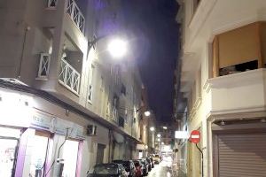 El Ayuntamiento de Elda sustituye las luminarias de la calle Menéndez Pelayo  por tecnología LED