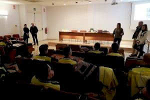 Más de 20 agentes de Policía Local se forman para evitar delitos de LGTBIfobia en la Vall d’Uixó