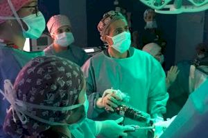El Hospital General de València incorpora unas nuevas pinzas laparoscópicas robotizadas
