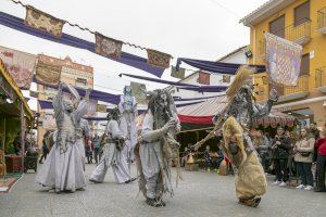 Más de 70.000 personas llenan Llombai con el Mercado Renacentista de los Borja