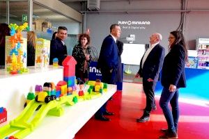 Mónica Oltra y Rafa Climent ofrecen su apoyo a las empresas valencianas presentes en la Feria Mundial del Juguete
