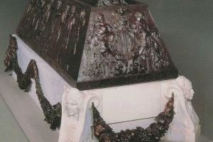Valencia trasladará el sarcófago de Blasco Ibáñez del Museo de Bellas Artes al Cementerio General