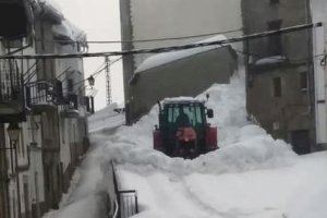 La nieve produce daños en edificios municipales y propiedades privadas en Castellfort