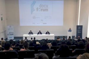 La Universitat de València presenta el audiovisual "El Campus de Ontinyent: Universitat y Territorio" del programa Docufòrum