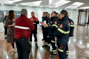 Los bomberos visitan el Hospital de Elche para conocer sus instalaciones y mejorar su actuación en caso de emergencia