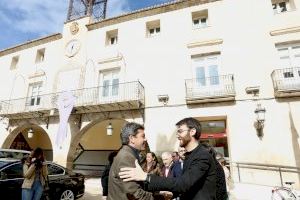 Carlos Mazón reclama a la Generalitat las ayudas al sector del mármol tras comprobar en Novelda su falta de inversión