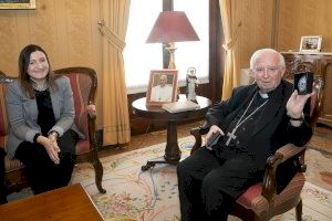 La Honorable Clavariesa de las Fiestas Vicentinas 2020, recibida por el cardenal Cañizares