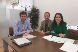 La Conselleria de Vivienda se reúne con los ayuntamientos de Almoradí y Pinoso para tratar las necesidades habitacionales en estos municipios