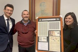El oriolano Juan Francisco Cayuelas dona a Orihuela los dos únicos sellos dedicados a Miguel Hernández