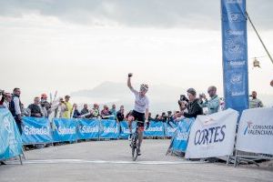 Tadej Pogacar vence en la etapa reina y es el ganador virtual en la 71ª Volta a la Comunitat Valenciana Gran Premi Banc Sabadell