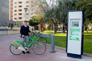 Bicicas supera los 900.000 préstamos el último año y amplía su red de bancadas en Castelló