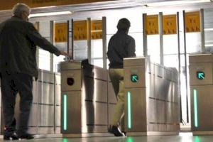 Manises destina 160.000 euros en la tarjeta de metro para jubilados y pensionistas