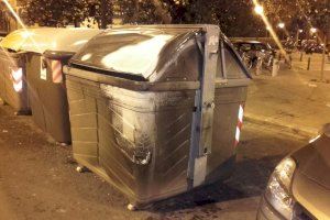 Detienen a tres jóvenes por quemar un contenedor en Valencia