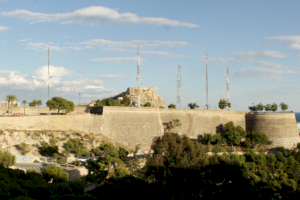 Propuesta de adjudicación para las obras de restauración del Baluarte de la Mina en el Castillo de Santa Bárbara