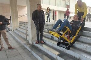 El Ayuntamiento colabora con DYA y la Media de Elche para ayudar a personas con movilidad reducida
