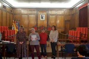 Margarita Company i Adoración León guanyen el concurs literari de les Aules de la Tercera Edat