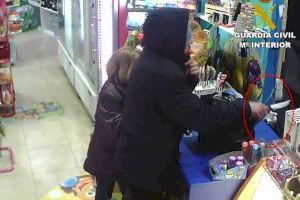 Un ladrón acuchilla a una mujer de 73 años para robarle el bolso en Monóvar