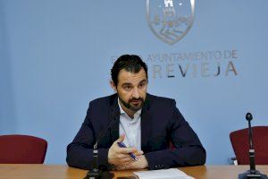 El alcalde de Torrevieja asegura que después de un mes de su reunión con el presidente de la Generalitat no ha recibido respuesta a sus reivindicaciones