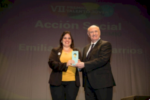 La emprendedora Emilia Méndez del Parque Científico de la UMH recibe el premio Talento Joven CV por su proyecto Tilúa Asistencia
