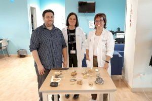 Pacientes adolescentes hospitalizados en La Fe realizan un taller de fósiles