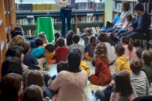 Paterna fomenta la lectura infantil con Cuentacuentos en todas las bibliotecas municipales