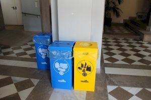 Les dependències municipals de Nules ja disposen de papereres de paper i d'envasos