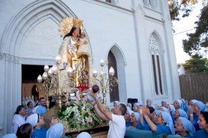 La imagen peregrina de la Virgen de los Desamparados visita este viernes por primera vez el colegio Guadalaviar de Valencia
