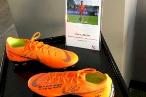 El Museo del Calzado aumenta su colección con las zapatillas de cinco deportistas de élite