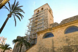 El Ayuntamiento de Xàbia ayudará a la parroquia de Sant Bertomeu a buscar ayudas para financiar la rehabilitación de la iglesia fortaleza