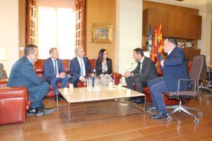El alcalde recibe al presidente del Consejo General de Colegios Oficiales de Graduados Sociales de España