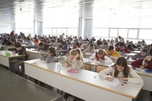 Cientos de escolares ponen a prueba sus conocimientos en la XXIX Jornada Matemática Valencia