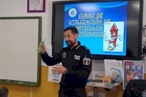 La Policía Local enseña a más de 300 alumnos de l’Eliana cómo hacer un buen uso de la pirotécnica - (foto 2)