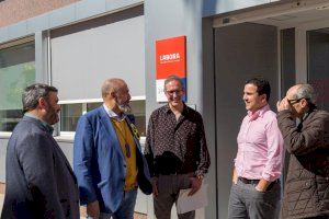 El secretario autonómico de Empleo y director general de Labora visita la nueva oficina de Crevillent