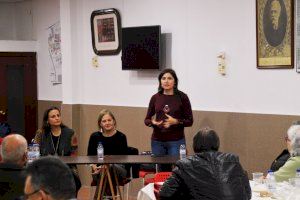 La Secretaria de Igualdad del PSPV acerca a la agrupación municipal de Paiporta la agenda feminista socialista con motivo del 8M