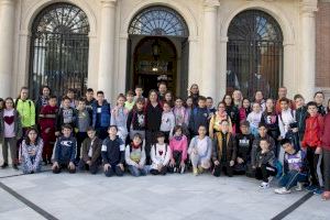 Los alumnos del colegio Felicinda Collell de Càlig visitan la Diputación de Castellón