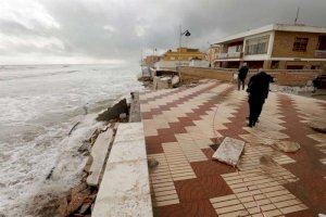 Sueca, El Perelló i Mareny de Barraquetes requereixen al Ministeri perquè inicie els treballs que garantisquen la seguretat en el passeig afectat pel temporal