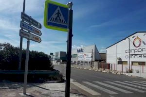 Paterna refuerza la seguridad peatonal con señalética Led en los accesos a Fuente del Jarro
