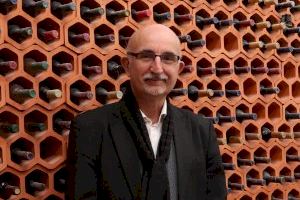 El profesor de la UPV, Raúl Compés, vicepresidente de la Asociación Europea de Economistas del Vino