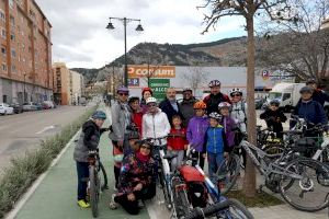 El Col·lectiu “Ontinyent en Bici” visita l’eix per a ciclistes i vianants d’Alcoi