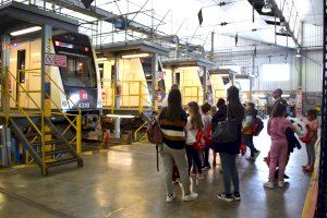 La Generalitat abre las instalaciones de Metrovalencia al Colegio San Juan Bautista de Torrent