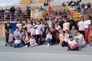 Las Olimpiadas de la Fe reúnen a cerca de trescientas personas en la pista Manolo Jaén de Elche